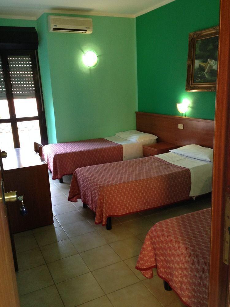 Hotel Bonola ميلان المظهر الخارجي الصورة